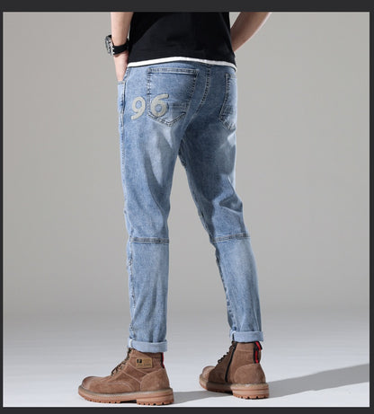 UrbanStoff | Light-Wash Stretch-Jeans mit Stickerei