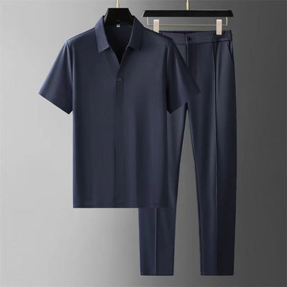 Seidiger Ice-Silk Anzug
