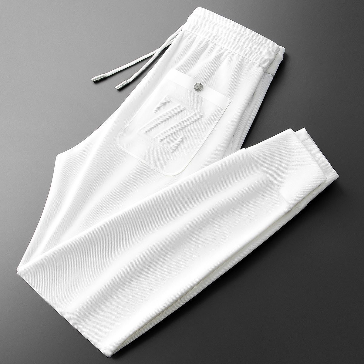 UrbanStoff | Sportliche Jogpants mit Stickerei
